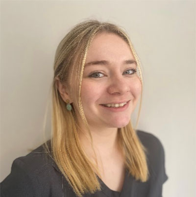 https://www.expressionsdental.co.uk/wp-content/uploads/2022/12/Courtney.jpg