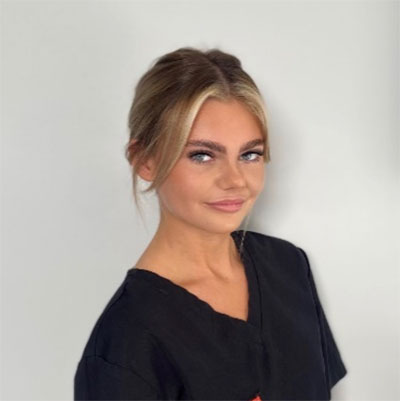 https://www.expressionsdental.co.uk/wp-content/uploads/2022/12/Jenna.jpg