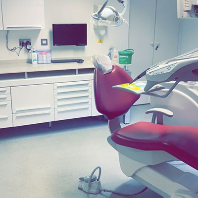 https://www.expressionsdental.co.uk/wp-content/uploads/2023/02/nottingham_rd_surg_pic.jpg